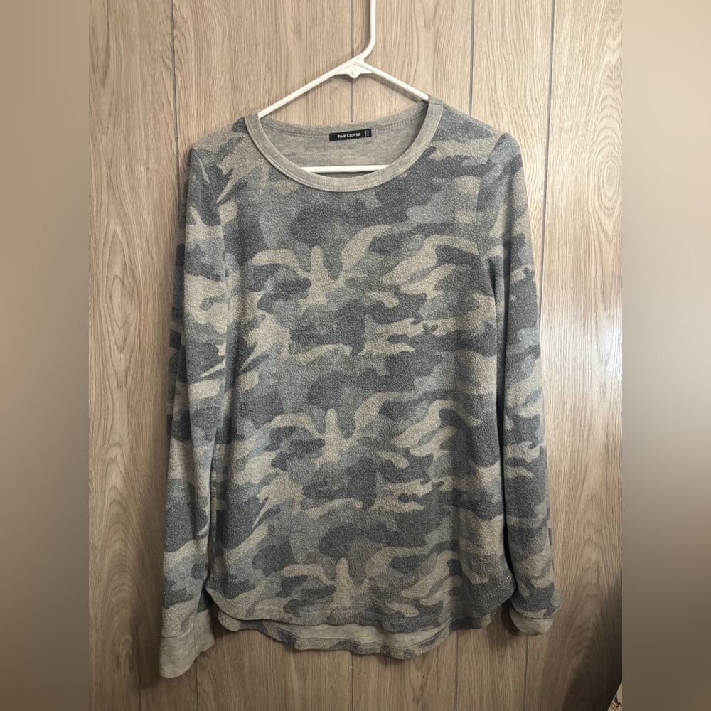 Pink Clover Heather Gray Top